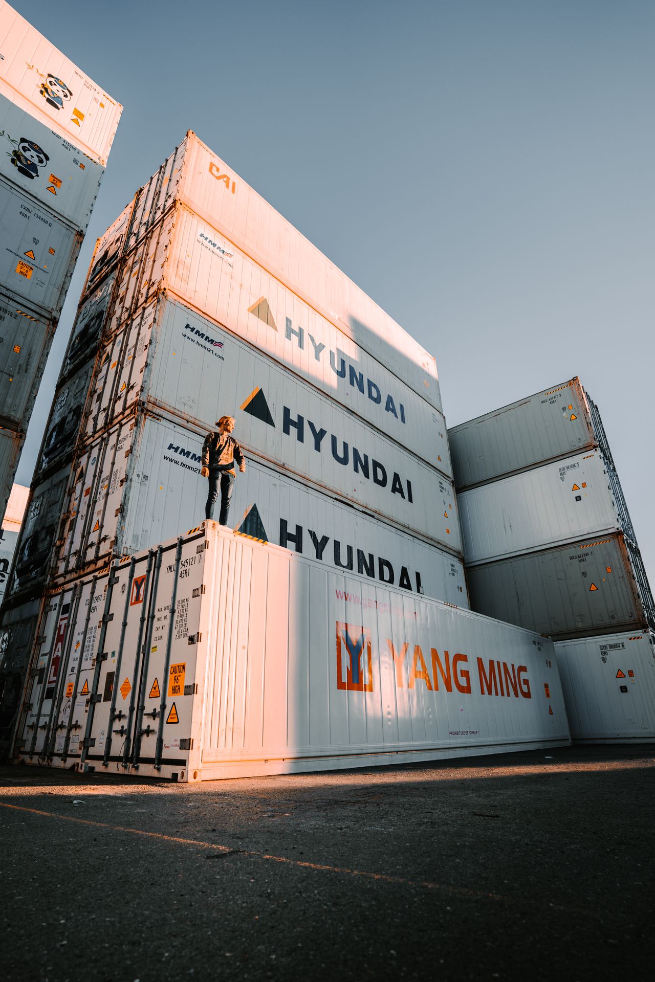 Docker specialist werkt aan containerconfiguratie voor software