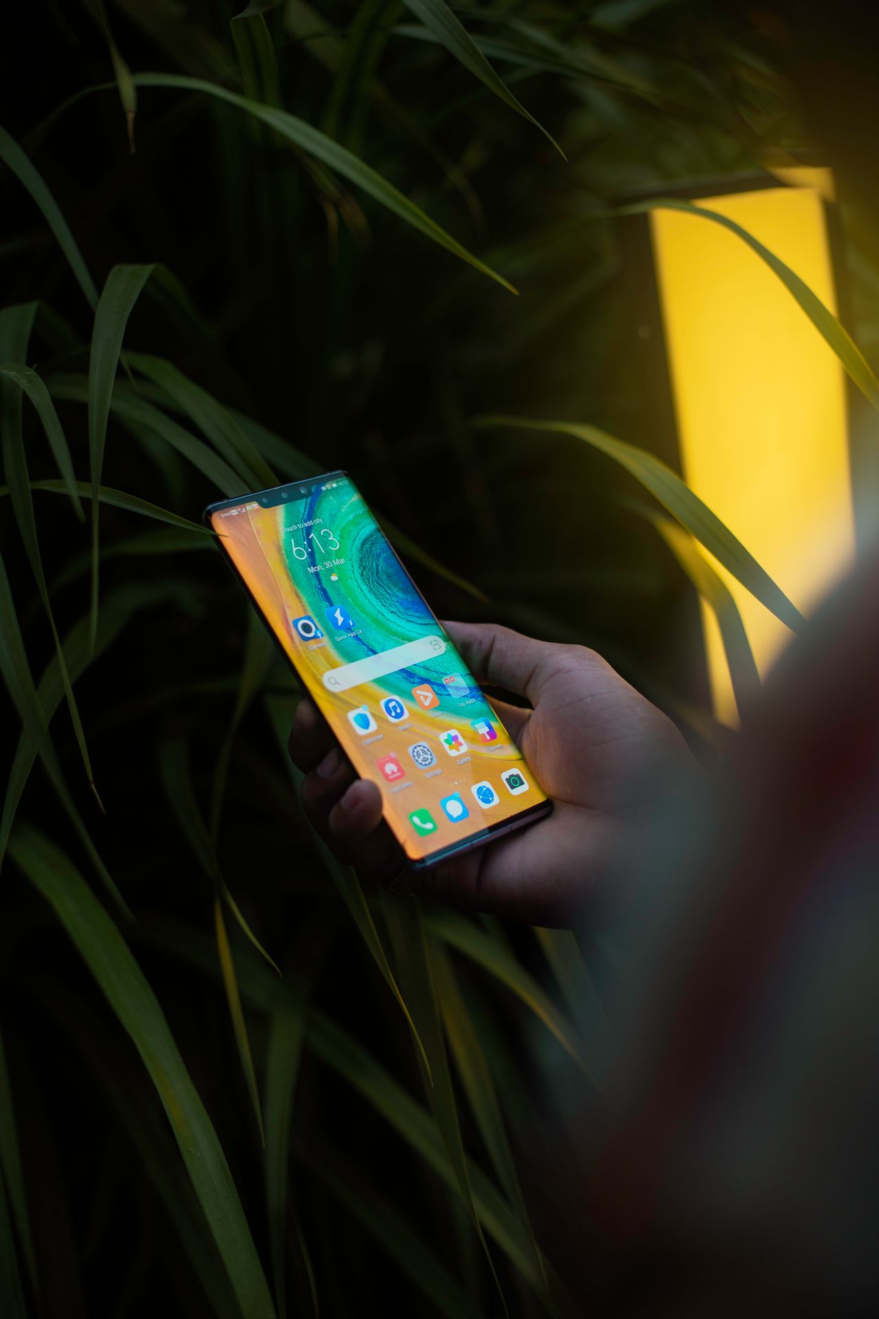 Developer werkt aan Kotlin-code voor een native Android-applicatie